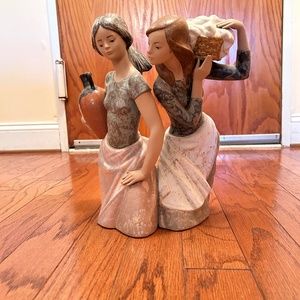 lladro #12109 Laundress and Water Carrier
